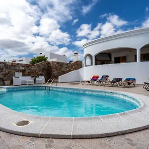 https://casa-maria-puerto-calero.in-canary-islands.com
